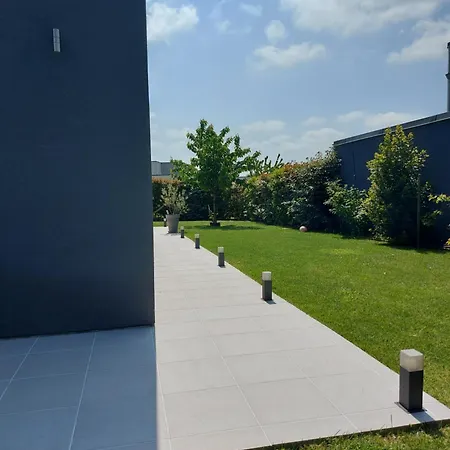 Holiday home Maison Entiere Au Calme A Dix Minutes De Rouen
